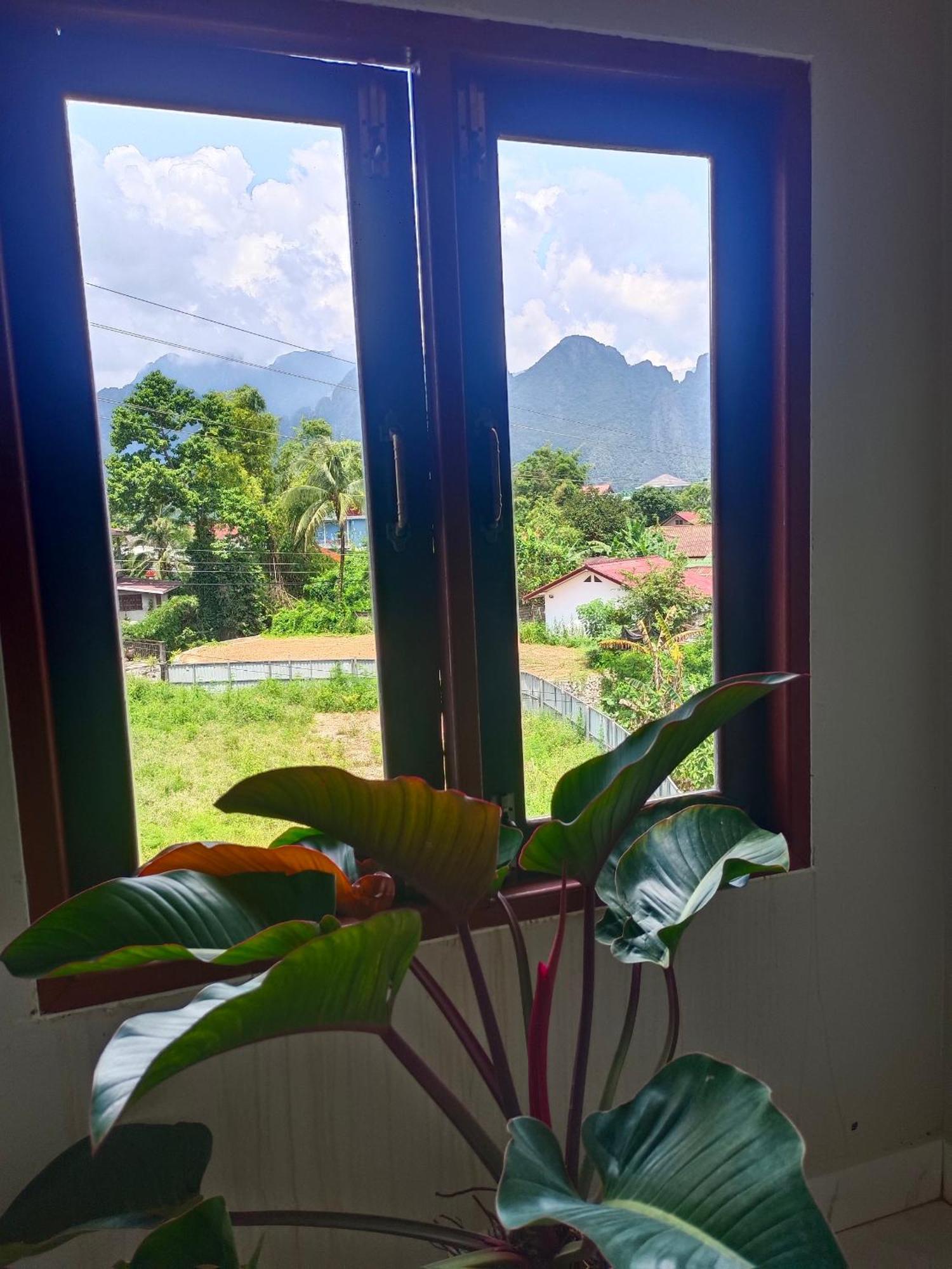 Dokchampa Hotel Vang Vieng Exteriör bild