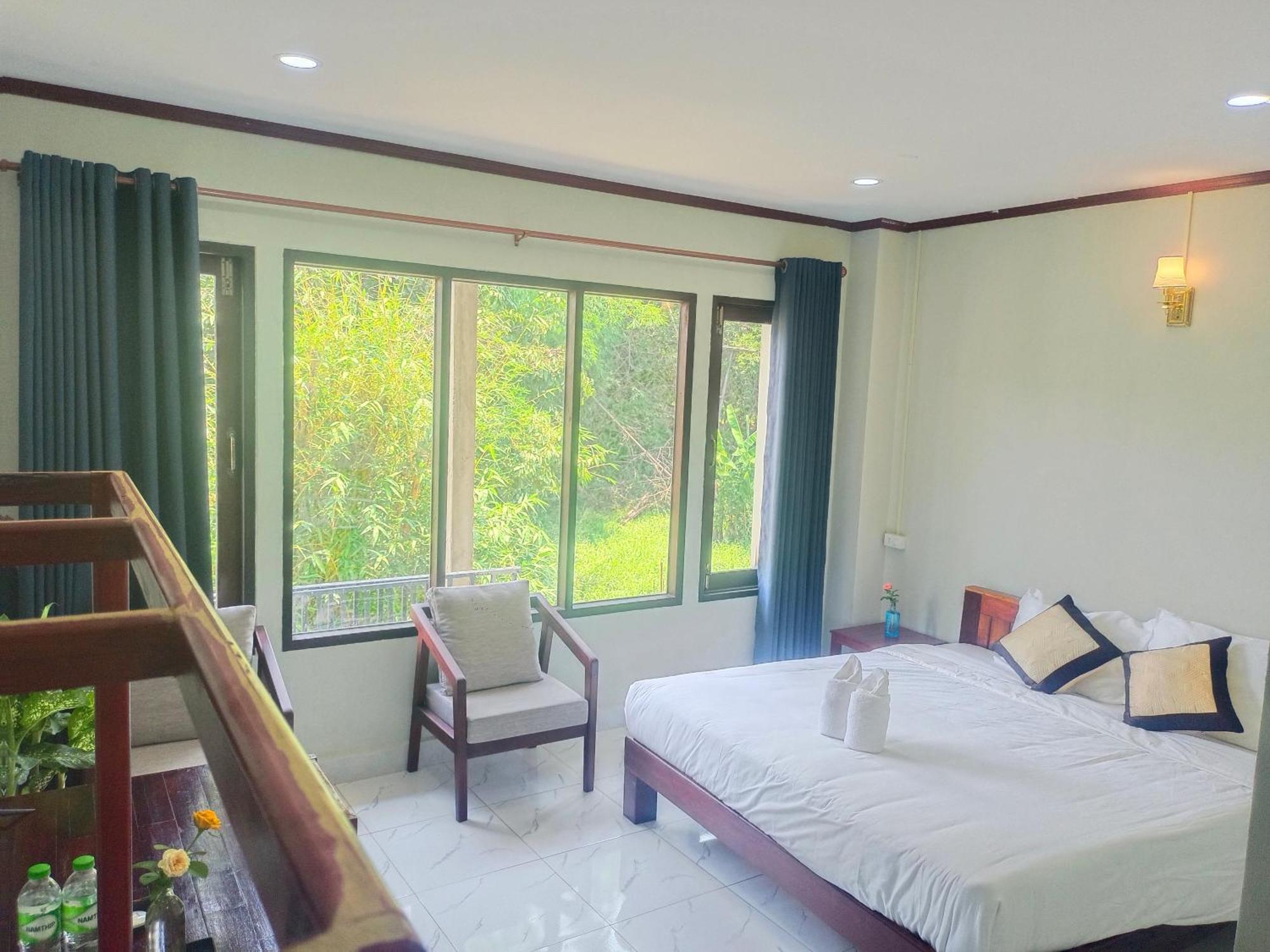 Dokchampa Hotel Vang Vieng Exteriör bild