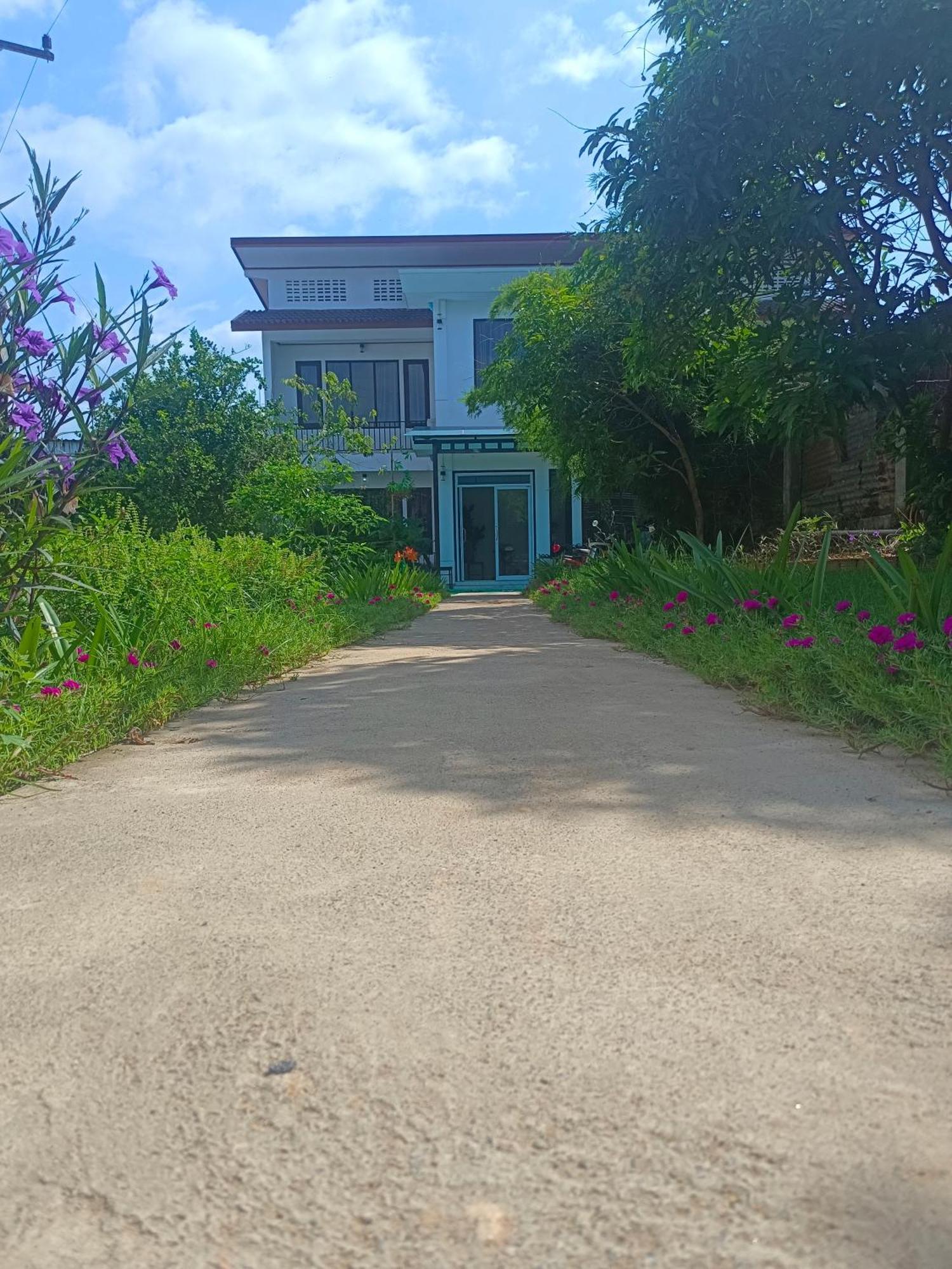 Dokchampa Hotel Vang Vieng Exteriör bild