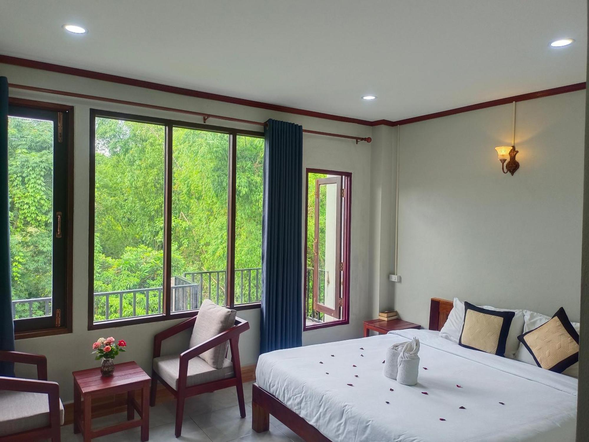 Dokchampa Hotel Vang Vieng Exteriör bild