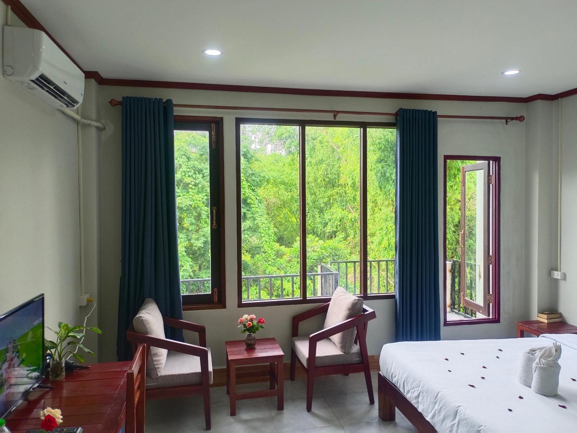Dokchampa Hotel Vang Vieng Exteriör bild