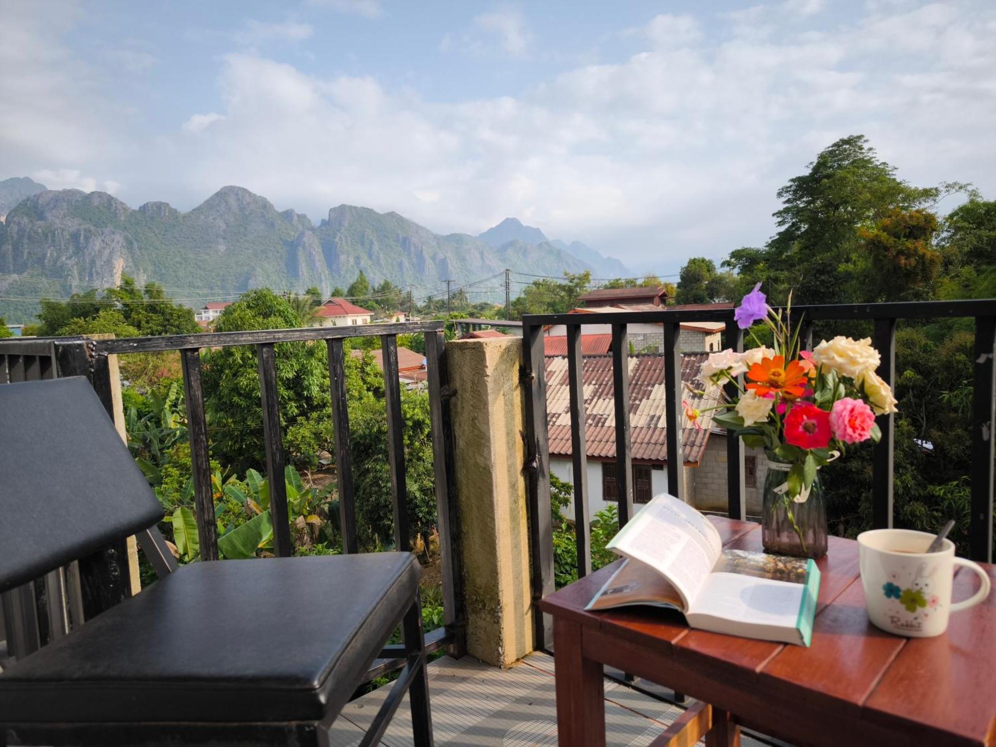 Dokchampa Hotel Vang Vieng Exteriör bild